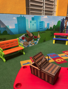 Área de picnic da Escola Place para conexões e confraternização